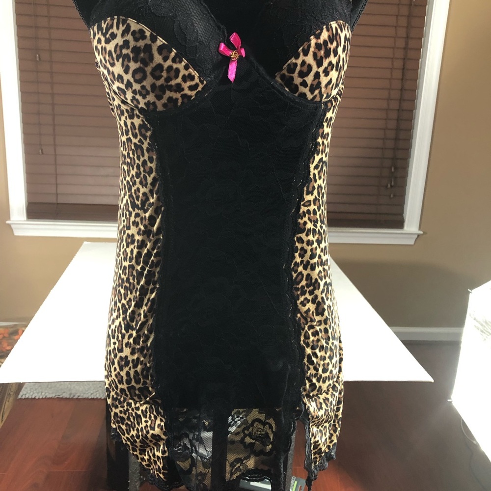 Daisy Fuentes lingerie Animal prints lace